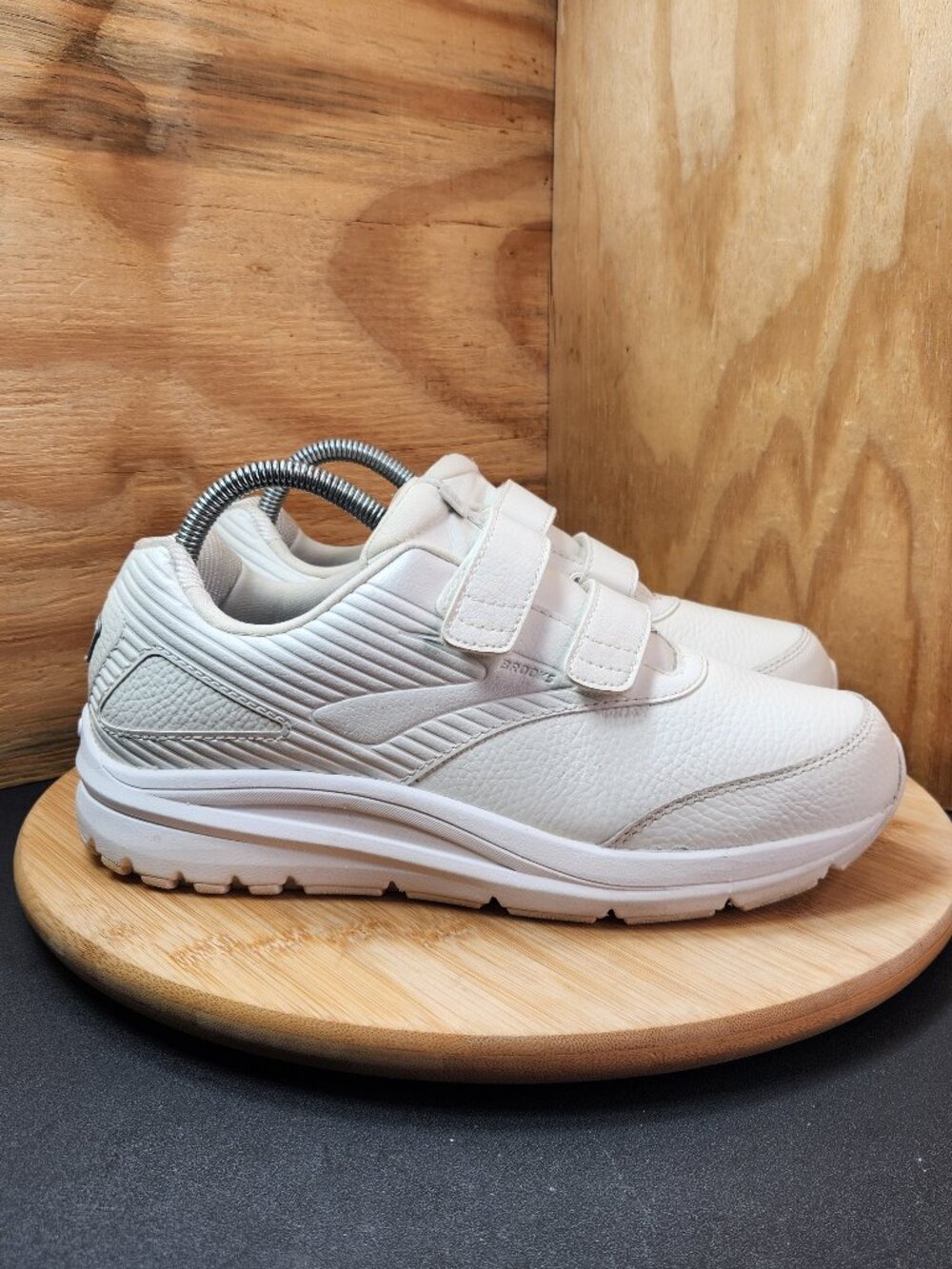 Brooks Addiction Walker V Strap 2 Womens White Walking Shoes Sneakers Size 9